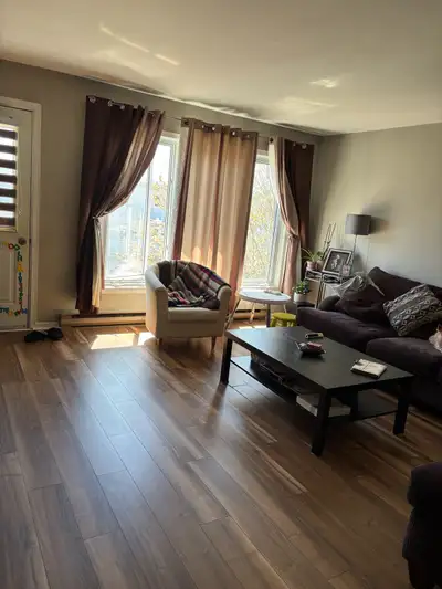 Large 5 1/2 apartment is available for rent in LaSalle