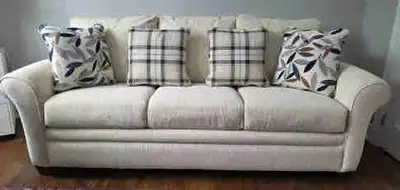 ️ La-Z-Boy Pull-Out Sofa – Like New! Cream/Beige, View more