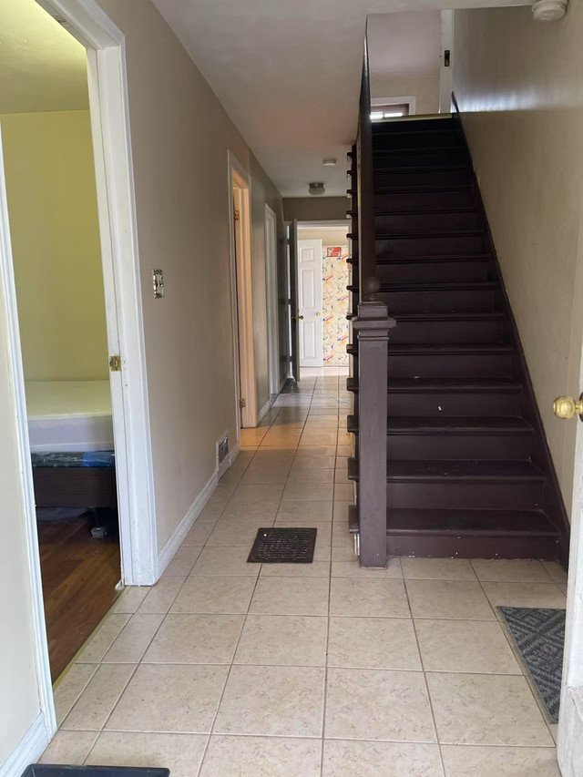 AC | $650/Room | Student Group Rental – 5-Bedroom House UW/WLU in Long Term Rentals in Kitchener / Waterloo - Image 2