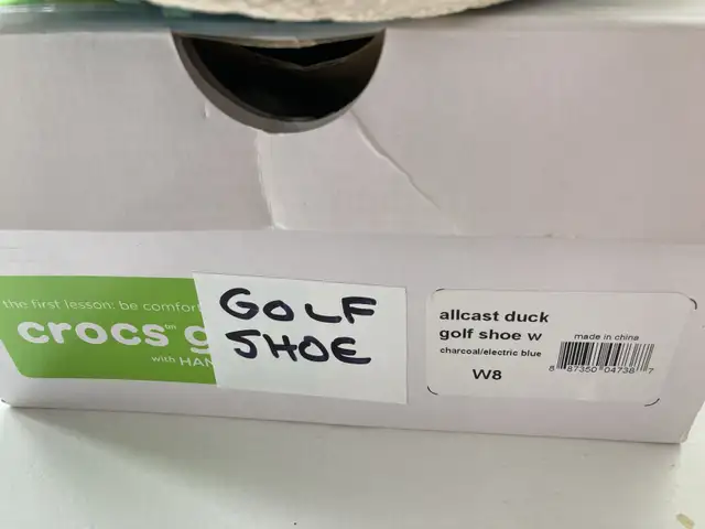 Crocs Women’s Allcast Duck Golf Shoes, size 8 in Golf in Ottawa - Image 4