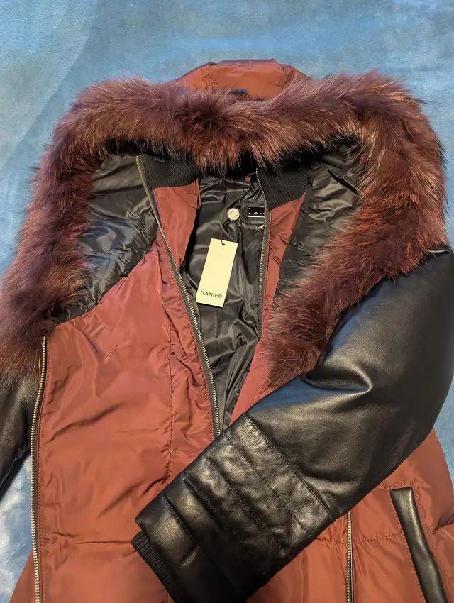 Danier Down Coat with  genuine leather sleeves in Women's - Tops & Outerwear in Oshawa / Durham Region - Image 4