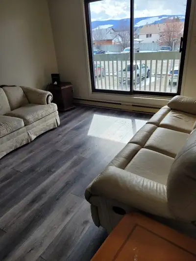 Nice apartment in Tumbler Ridge. Close to shopping.