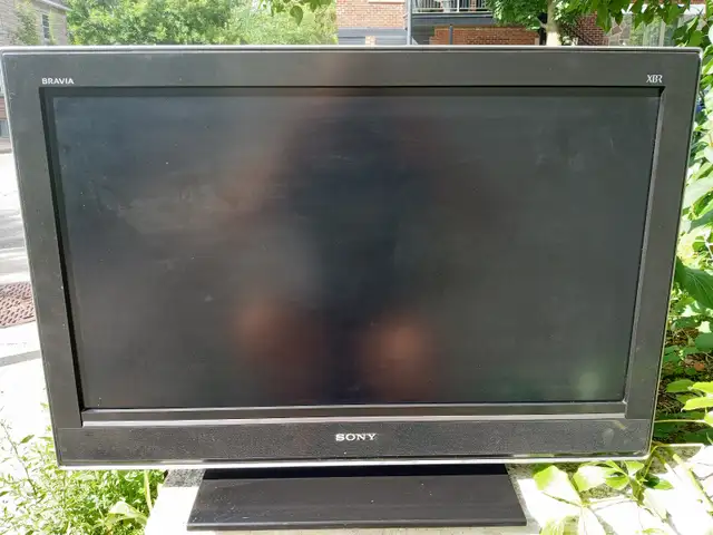 Télévision Sony Bravia XBR TV (avec manette/with remote) in TVs in City of Montréal - Image 2