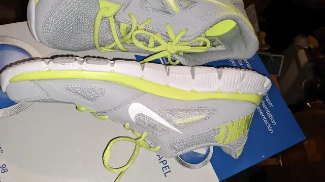 Nike Flex Supreme Supreme TR 2 Running Shoes in Men's in Mississauga / Peel Region - Image 4