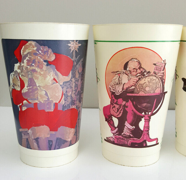 Vintage Coca-Cola Christmas Plastic Cups in Arts & Collectibles in City of Toronto - Image 2