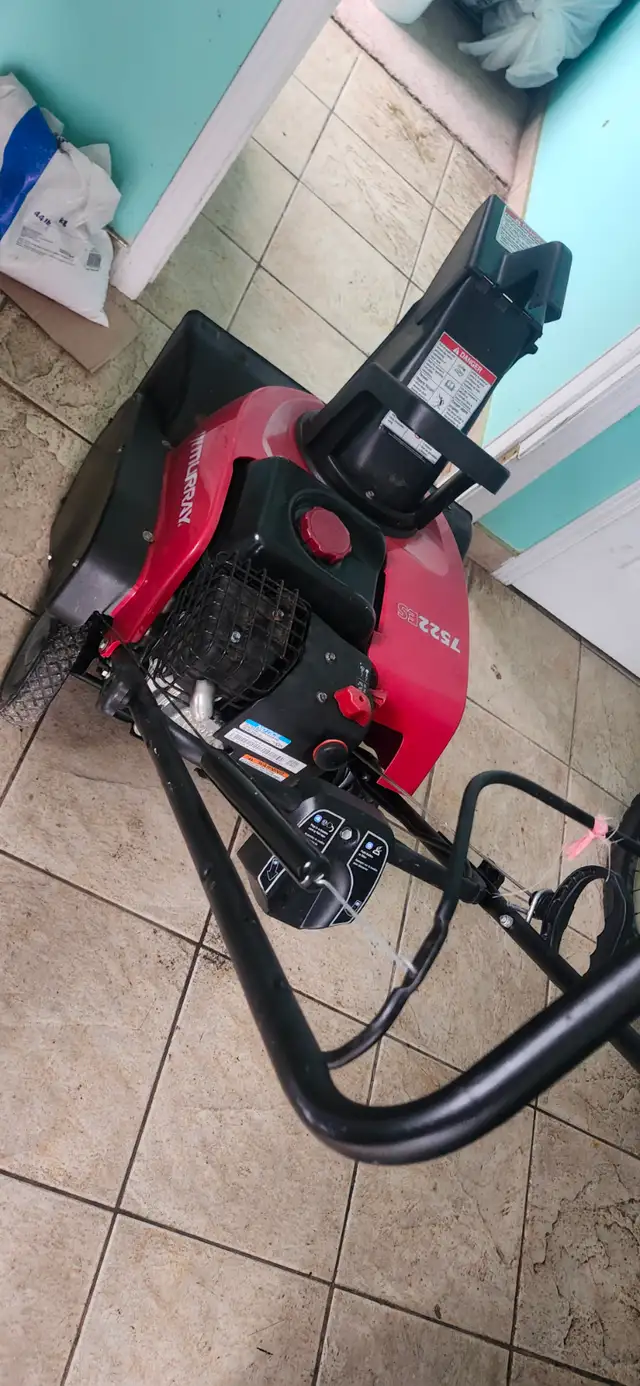 Snow blower for sale in Snowblowers in Kitchener / Waterloo - Image 3