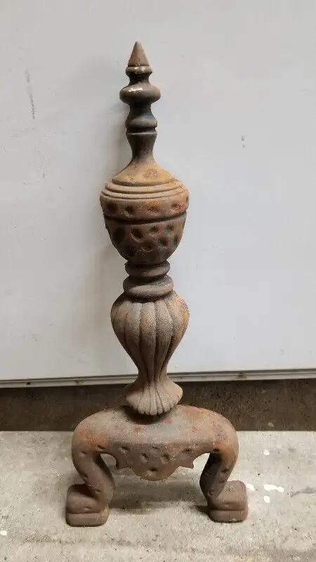 VINTAGE SOLID CAST IRON FIREPLACE ANDIRONS / FIRE DOGS in Fireplace & Firewood in City of Montréal - Image 3