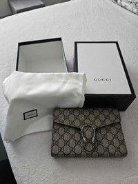 Gucci - Dionysus GG Supreme Chain Wallet(Authentic)