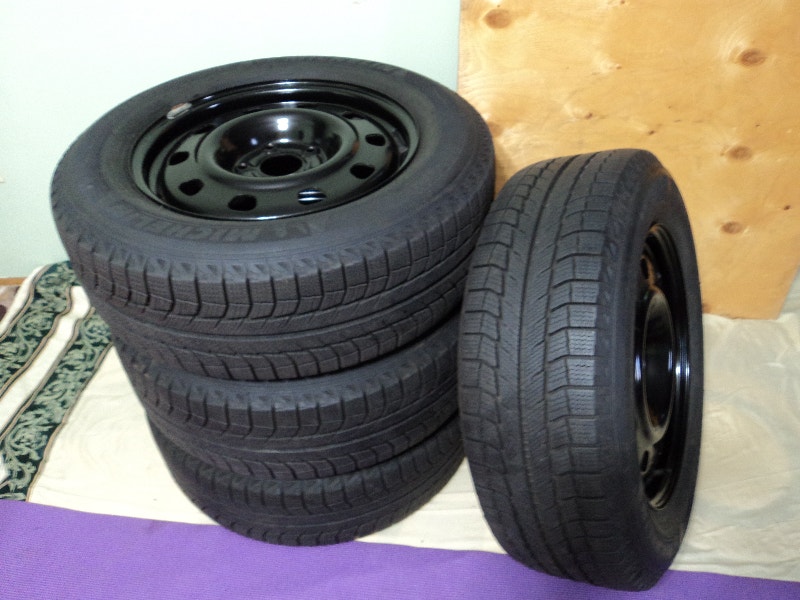 Dodge Caravan Journey 225/65R17 Michelin snow tires Dodge Rims Tires