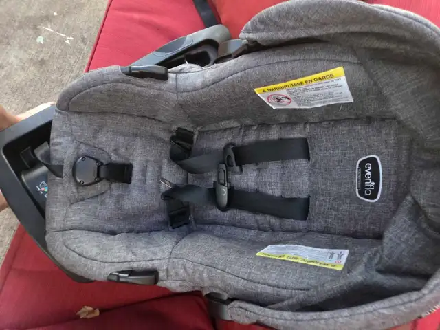 Evenflo Litemax Sport Infant Car Seat in Strollers, Carriers & Car Seats in Brantford - Image 3