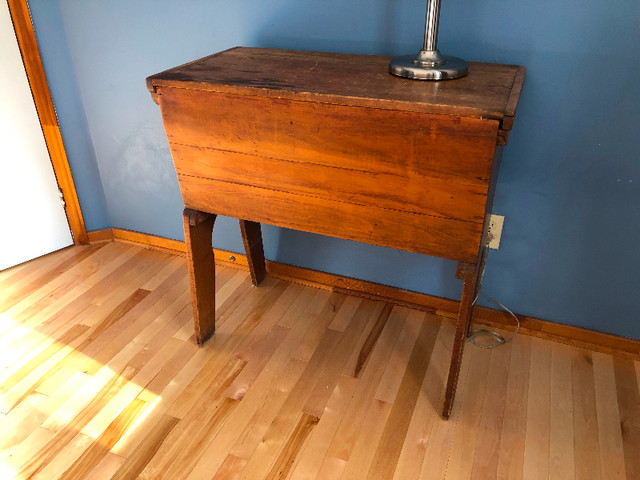 Antique Real Wood Unique Table with Storage in Arts & Collectibles in Gatineau