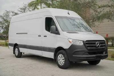 Owner-Operator – Sprinter Van (High Roof, Extended) Reliable owner-operator with a 2020 Mercedes Spr...