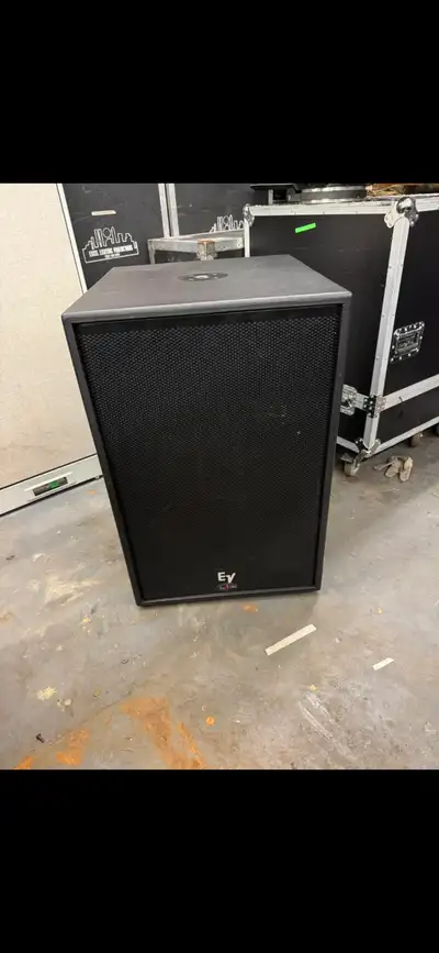 2 X CDJ-900 2 X Electro Voice SX - 180 Subwoofers, View more