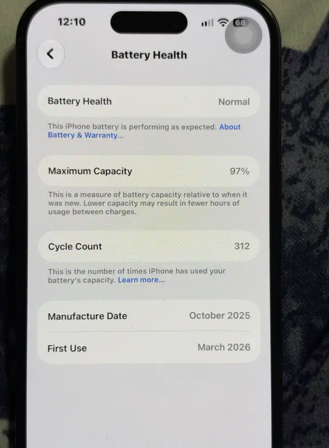 iPhone 16594166103965716481