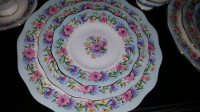 BEAUTIFUL FOLEY CHINA SET VINTAGE DISHES FOR 6 - DINNER, CUPS
