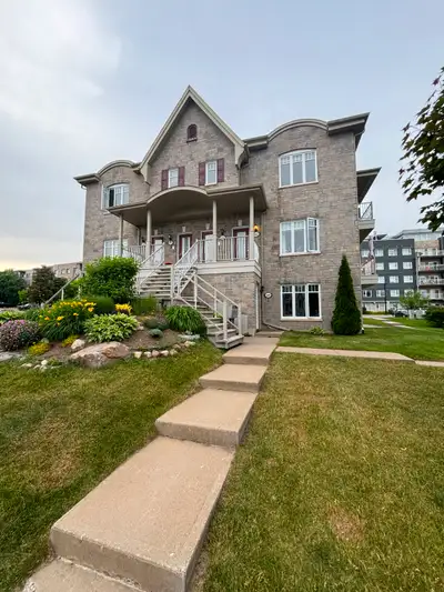 Condo 4 ½ a loué secteur Lebourgneuf entièrement meublé avec électroménagers Condo construit en 2008...