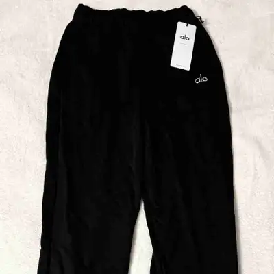 Alo Sweatpants -Black, View more