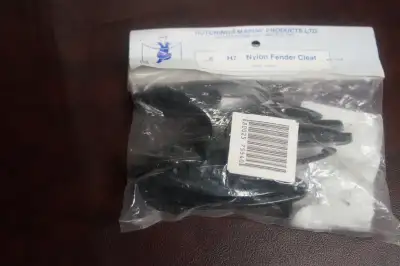 Boat Fender Cleats Respond ONLY By Phone to: 613-829-6003 NOT by email or text Package never opened...