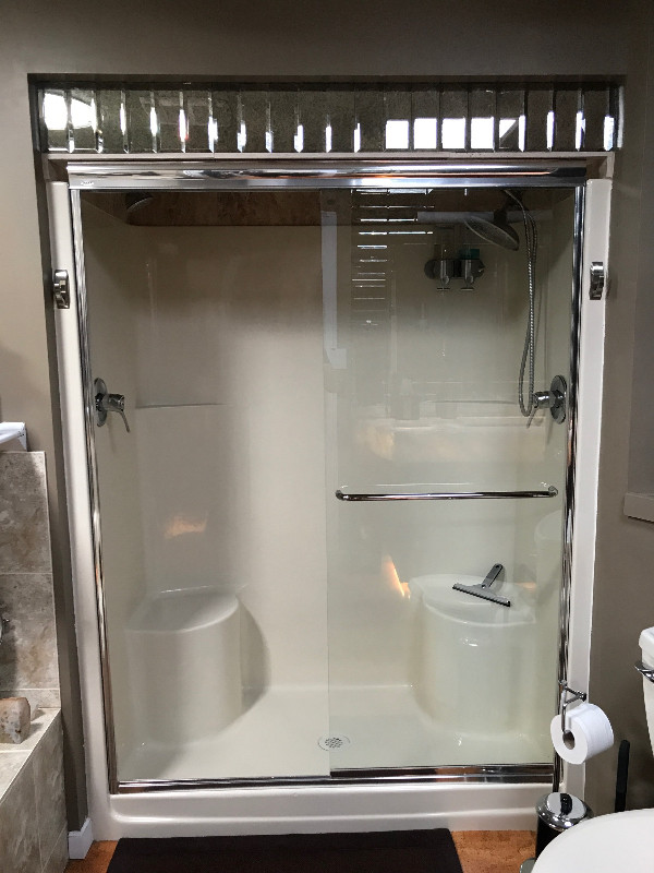 Glass SHOWER DOORs-Good Installer for bathTUB glass doors and ba in Plumbing, Sinks, Toilets & Showers in Edmonton - Image 2