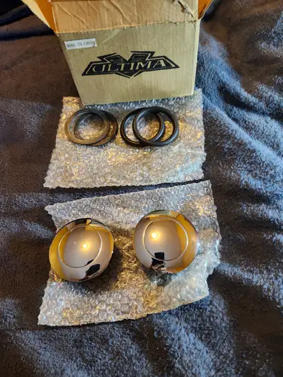 ! pair LH and RH or Fatboy or simular. New never used, nice chrome. $40.00