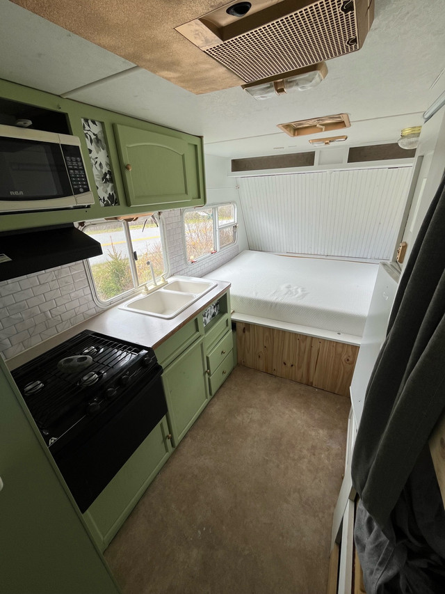 CAMPER TRAILER in Travel Trailers & Campers in Yarmouth - Image 2