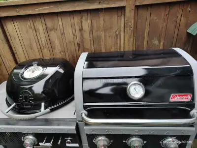 Get the best of both worlds with this premium Coleman Revolution Dual Fuel grill setup. Features a f...