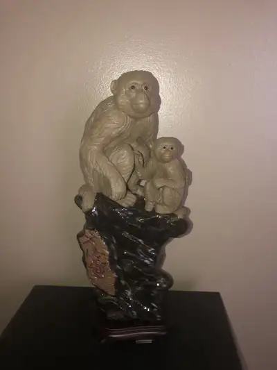 Monkeys sculpture/new in box / Asian, View more