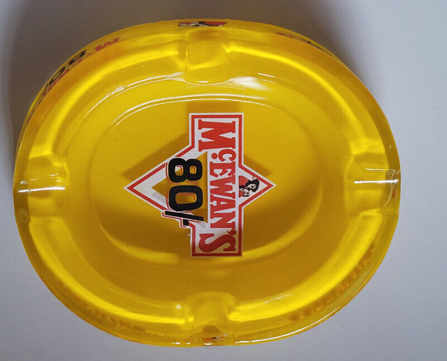 Vintage Rare McEwan's 80/- Oval Yellow Glass Ashtray in Arts & Collectibles in Oshawa / Durham Region - Image 3