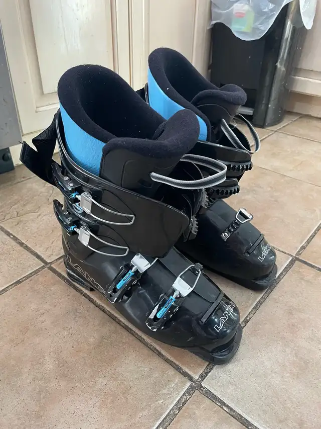 Lange ski boots / bottes de ski alpin ( youth size: 26.5) in Ski in City of Montréal - Image 4