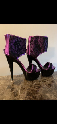 NWT Exotic Heels Size 6-7