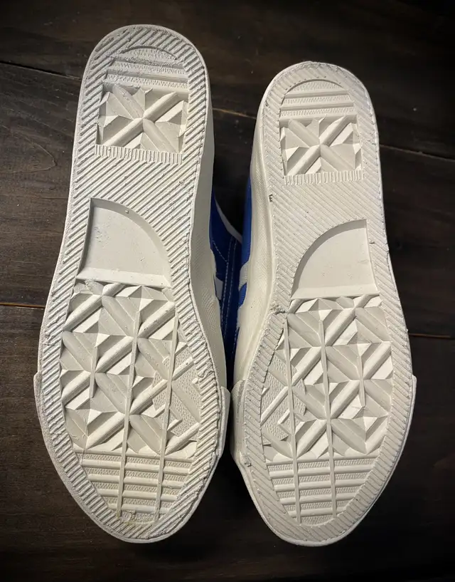 Inmate-Issued Jail Canvas 2-Stripe Velcro Shoes Men’s 5 in Men's in Kitchener / Waterloo - Image 9