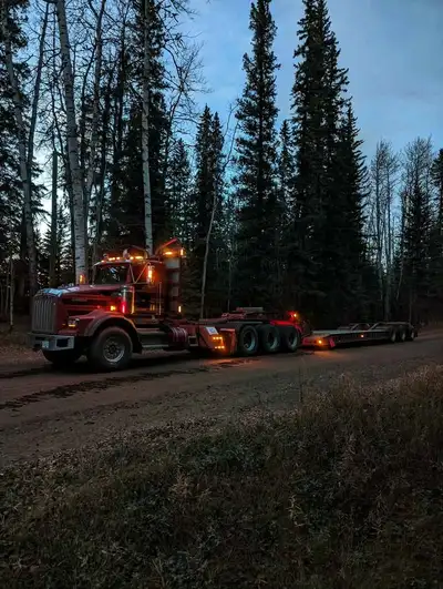 2001 Kenworth Tridrive T800 Engine: Cat 6NZ C15 Rebuilt: 600 Hours ago (all shop receipts available)...
