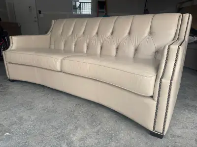 AMAZING CONDITION Canadian Made Decor-Rest Genuine LEATHER SOFA!, View more
