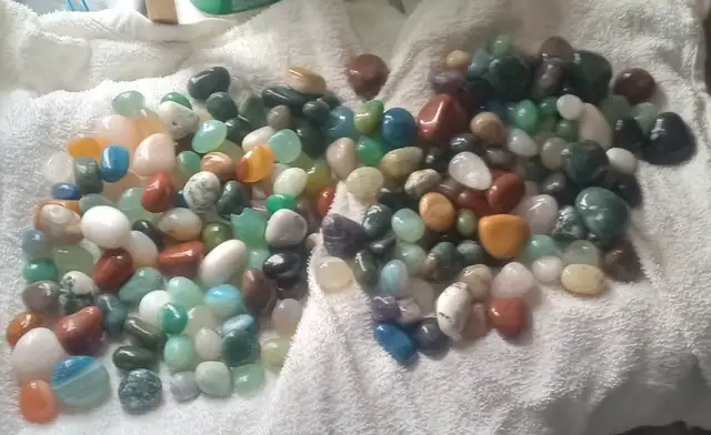 Aquarium, Decorative tumble stones gardening flower pots,tables in Other in Mississauga / Peel Region - Image 4