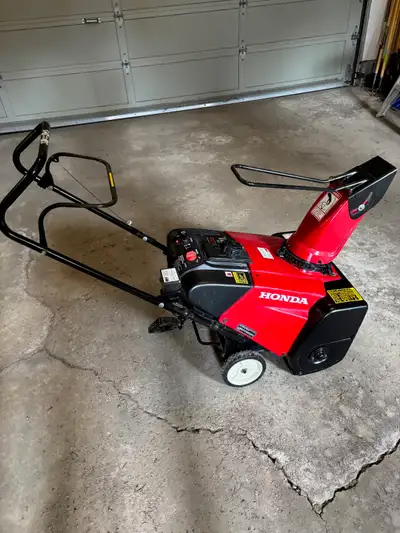 HONDA HS621 Snow Blower, View more