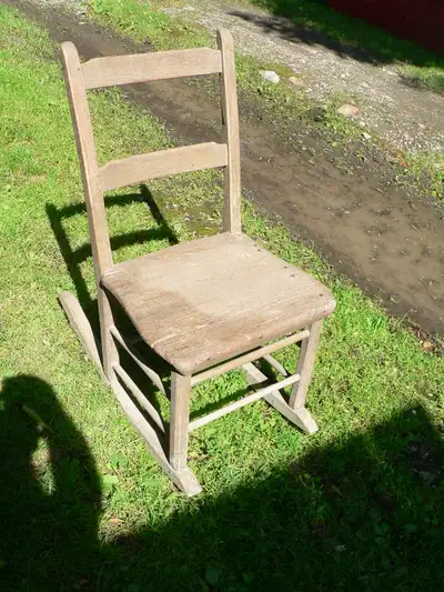 belle chaise berçante antique # 12193, View more