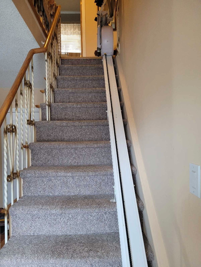 Samaria stair lift  in Health & Special Needs in Muskoka - Image 3