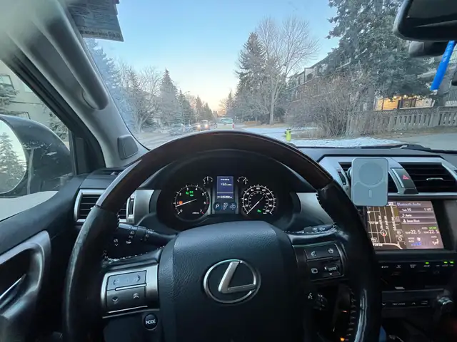2016 Lexus GX460 luxury in Cars & Trucks in Calgary - Image 2