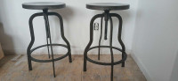 2 Metal adjustable bar stools 