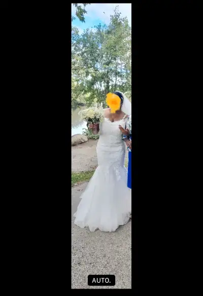 Robe de mariée coupe sirène Portée une fois . Matière impeccable