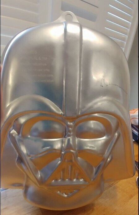 Star Wars (Darth Vader) Cake pan in Hobbies & Crafts in Markham / York Region - Image 2