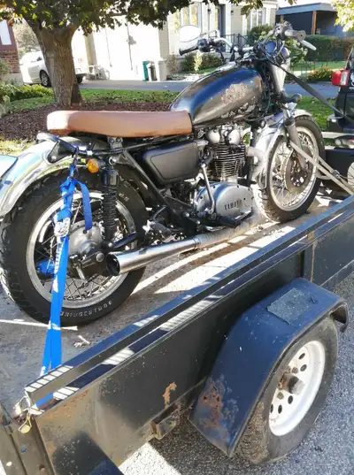 1977 Yamaha XS650 Running but will need a tune up/carb clean. Have ownership. Bike is in good machan...