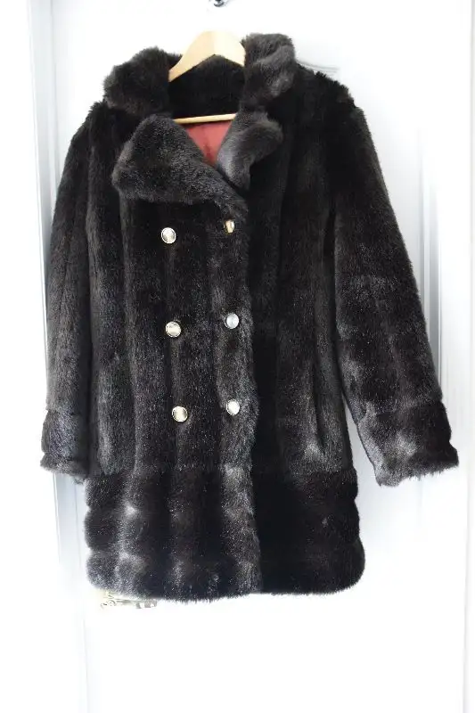 Sears Ultra Mink coat in Women's - Tops & Outerwear in Mississauga / Peel Region - Image 2