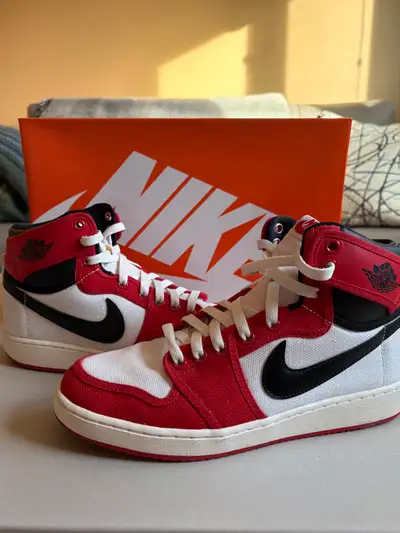 Jordan 1 retro ajko chicagos used in great condition. Comes with red and black laces. Mens size 9