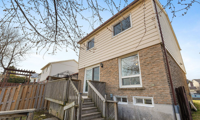 Detached, 2 stry Home Near Renforth/Eglinton Area. Call now! (E) in Houses for Sale in City of Toronto - Image 2