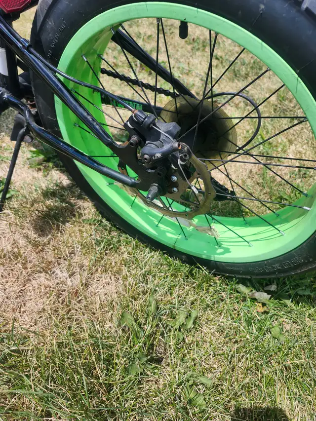 Schwinn tex 20" youth bike in Road in Markham / York Region - Image 5