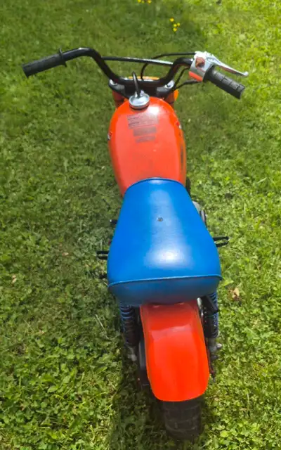 1985 Honda Z50 mini bike all original except seat cover .Works great brakes work, no smoke,Price $24...