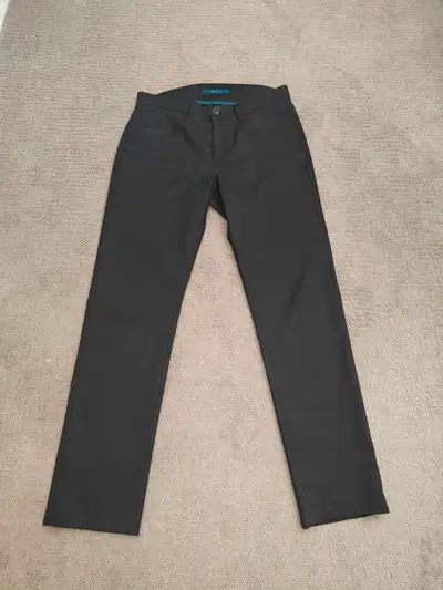 Perry Ellis Men Slim Fit Stretch Casual Pants – 32x32 – Black, View more