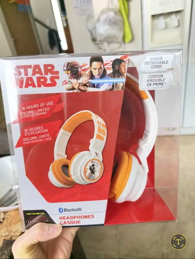 New Star Wars Wireless Rechargeable Bluetooth Headphones in General Electronics in Edmonton - Image 2
