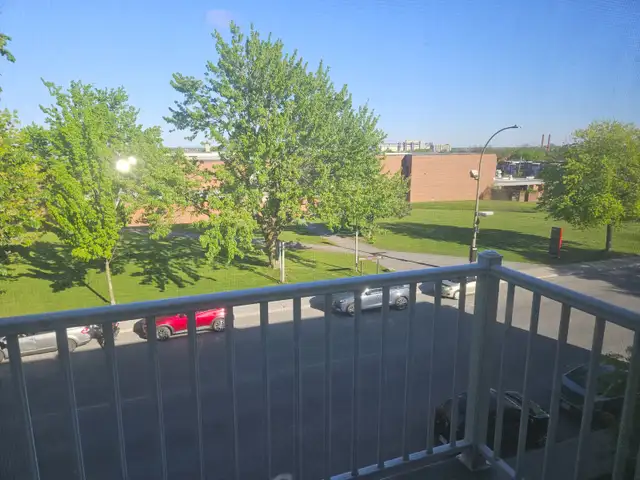 4 ½ ensoleillé/ rénové – près écoles/ parcs/ métro/ disp. 1 fev